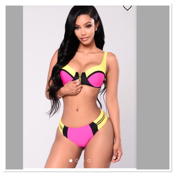 Other - Boutique color block zippered padded bikini set